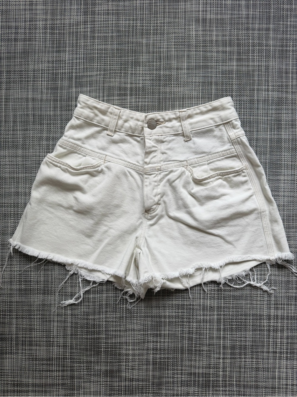 Closed White Frayed Hem Denim Shorts